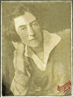 https://upload.wikimedia.org/wikipedia/commons/0/03/Elizabeth_Parrish_Starr.jpg