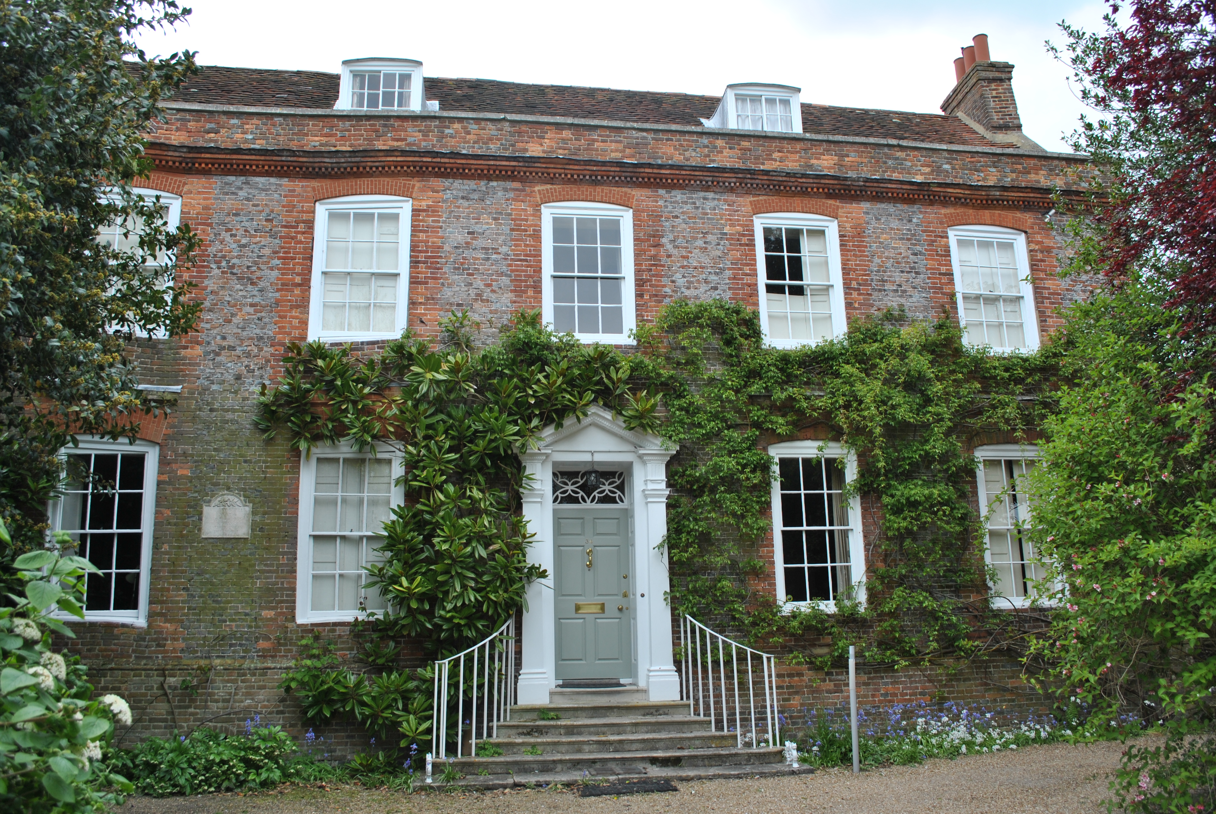 external image II_Chantry%20House,%20Steyning,%20UK.JPG