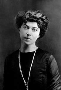 https://upload.wikimedia.org/wikipedia/commons/5/57/Aleksandra_Kollontaj_10.gif