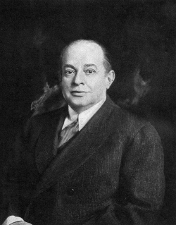 https://upload.wikimedia.org/wikipedia/commons/c/cb/Charles_Frohman_c1914.png