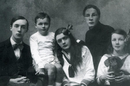 The Nabokov children in 1918 (from left to right): Vladimir, Kirill, Olga, Sergey and Elena
