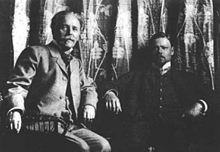 Karl May with Sascha Schneider, 1904.jpg