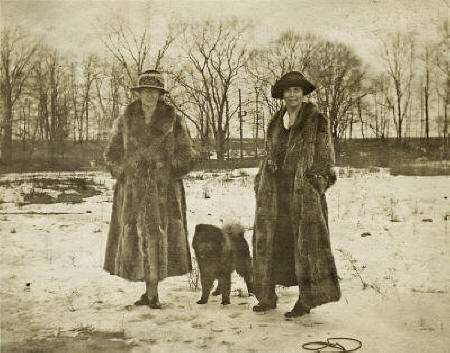https://upload.wikimedia.org/wikipedia/commons/thumb/a/ab/Molly_Dewson_and_Polly_Porter%2C_Van_Cortlandt_Park%2C_Bronx_1925.jpg/762px-Molly_Dewson_and_Polly_Porter%2C_Van_Cortlandt_Park%2C_Bronx_1925.jpg