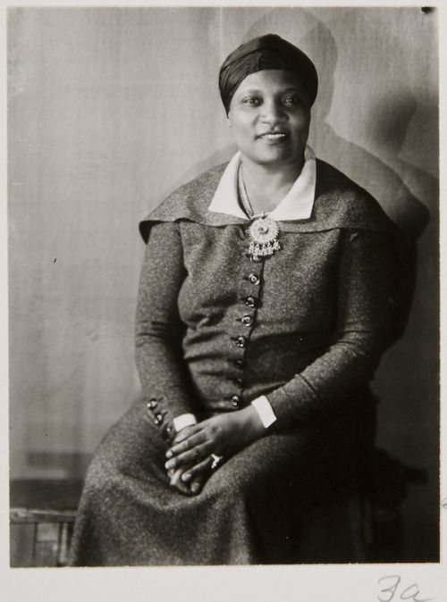 A'Leila Walker, c1930 (Berenice Abbott)