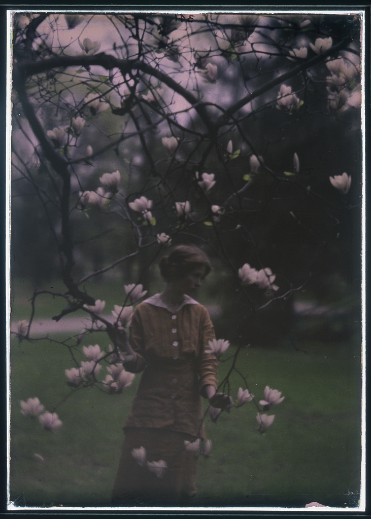 Edna St. Vincent Millay, 1914. Photo by Arnold Genthe.