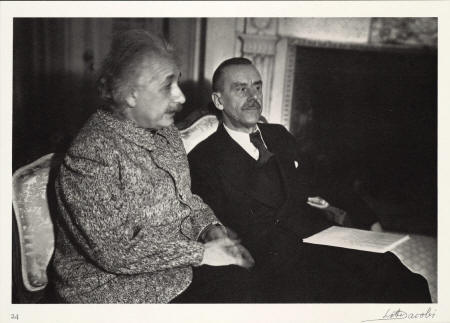Thomas Mann with Albert Einstein | Albert einstein, Einstein, Albert