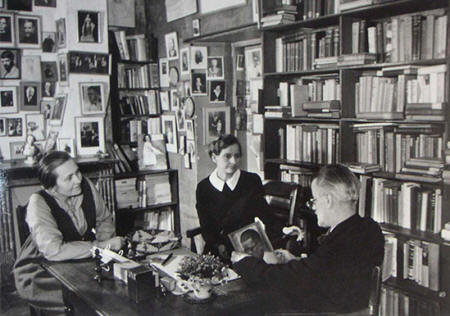James Joyce with Sylvia Beach and Adrienne Monnier, the two publishers of Ulysses, in Shakespeare and Company, Paris, 1938 © Gisèle Freund