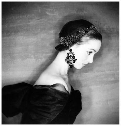 Elsa Martinelli wearing Givenchy photography by Clifford Coffin 1954 |  Fashion, Vintage fashion photography, Vintage vogue