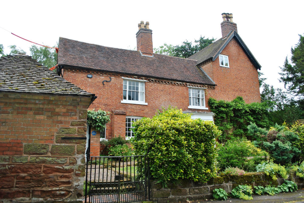 external image II_Housmans,%20Bournheath,%20UK.JPG